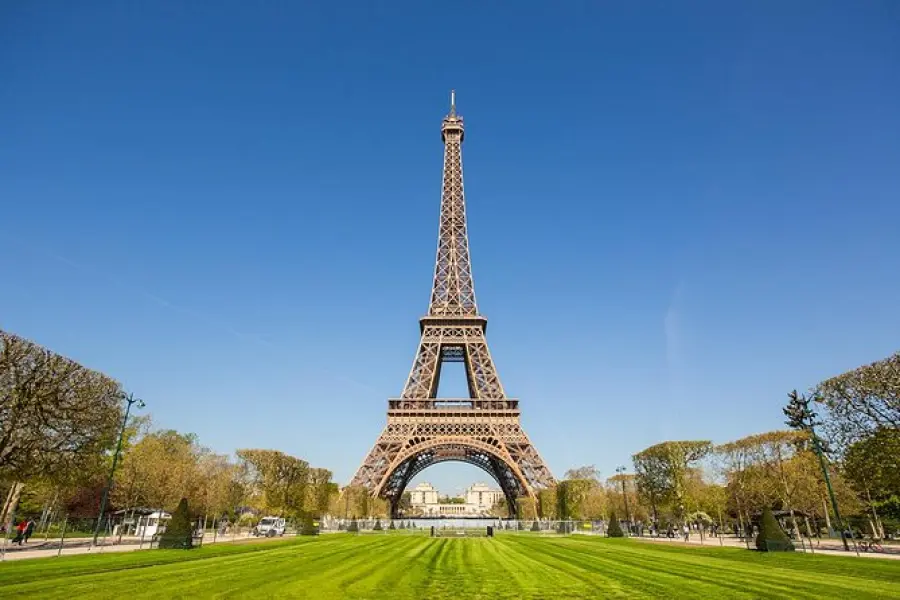 Perchè la Tour Eiffel si chiama così? Tutte le curiosità sul monumento simbolo di Parigi