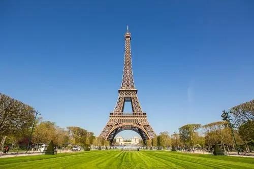 Perchè la Tour Eiffel si chiama così? Tutte le curiosità sul monumento simbolo di Parigi